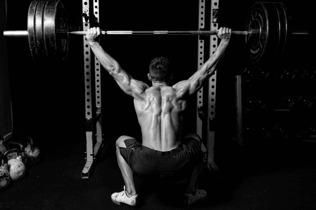 Blessure au crossfit en squat overhead CAREA Kiné Paris