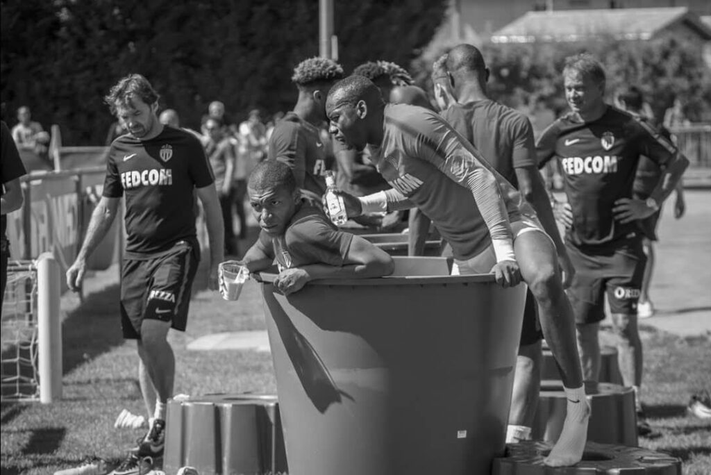 bain froid poubelle glaçon pour récupération sport football