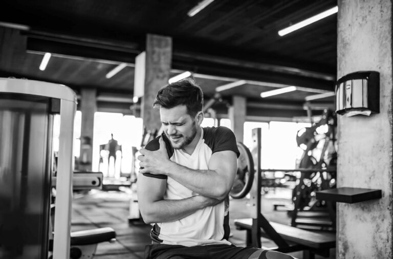 Conflit sous acromial douleur épaule sport traitement rééducation cabinet kiné du sport à Paris CAREA