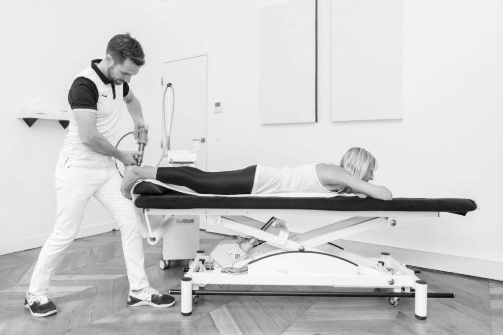 Onde de choc à Paris Séances de kinésithérapie avec un kiné du sport