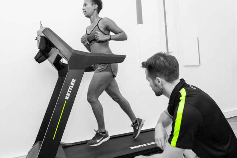 analyse de la foulée en course à pied par un kiné du sport à paris