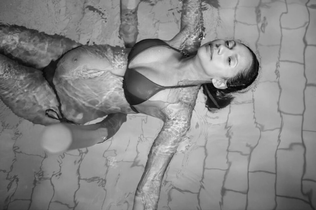 Balnéothérapie Grossesse femme enceinte piscine rééducation - CAREA Paris