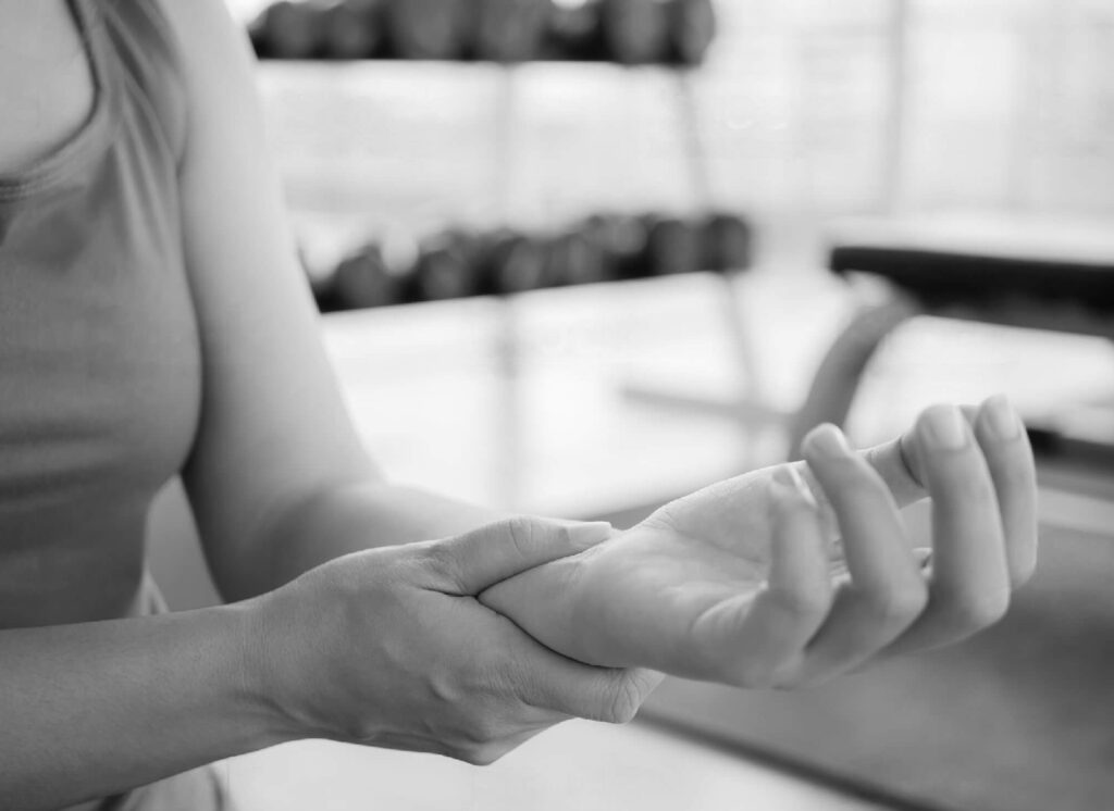 Douleur poignet gauche signification - CAREA Kiné sport Paris
