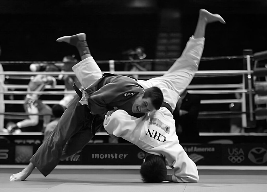 Traumatisme entorse cervicale cou judo - traitement kiné